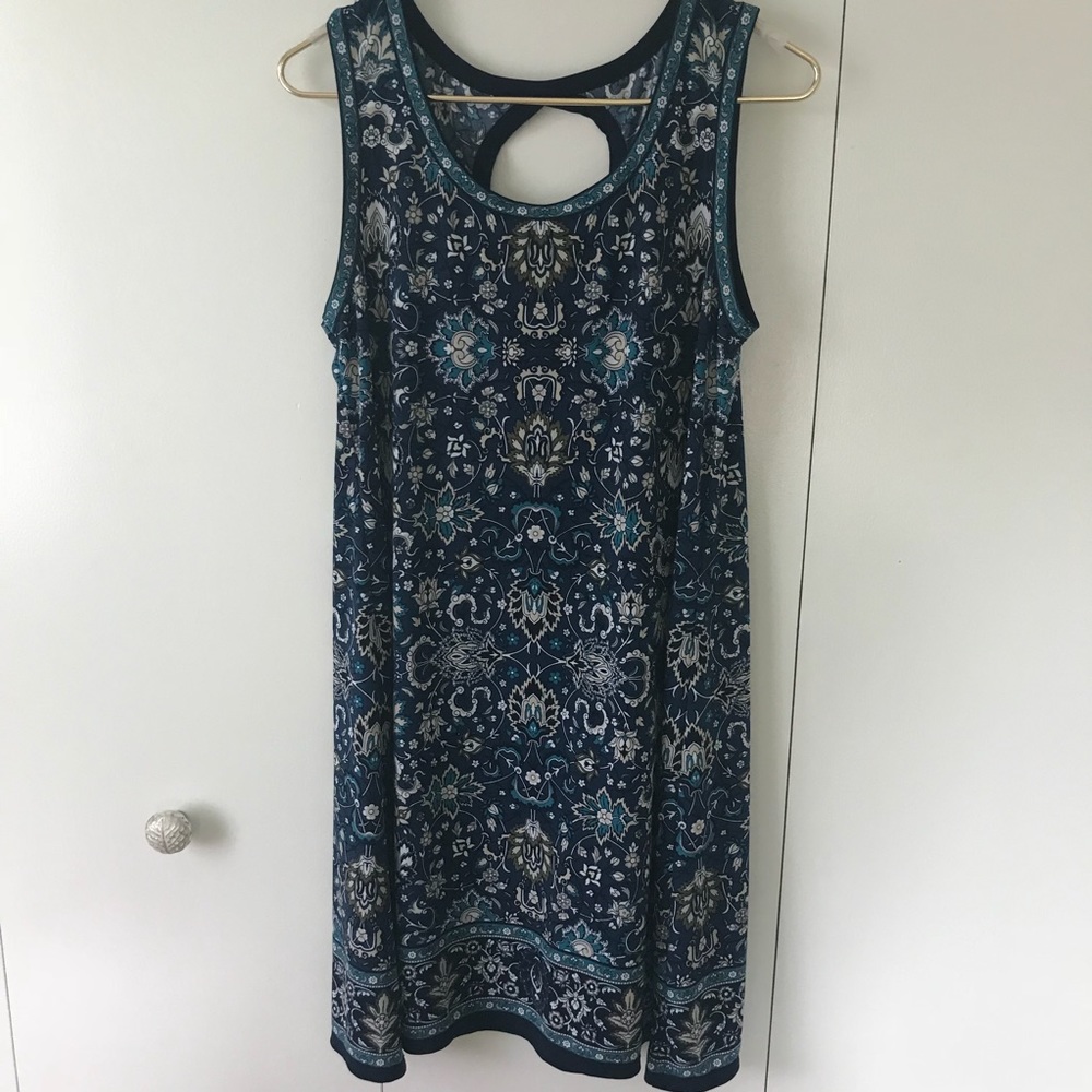 Max Stuido keyhole shift dress size large
